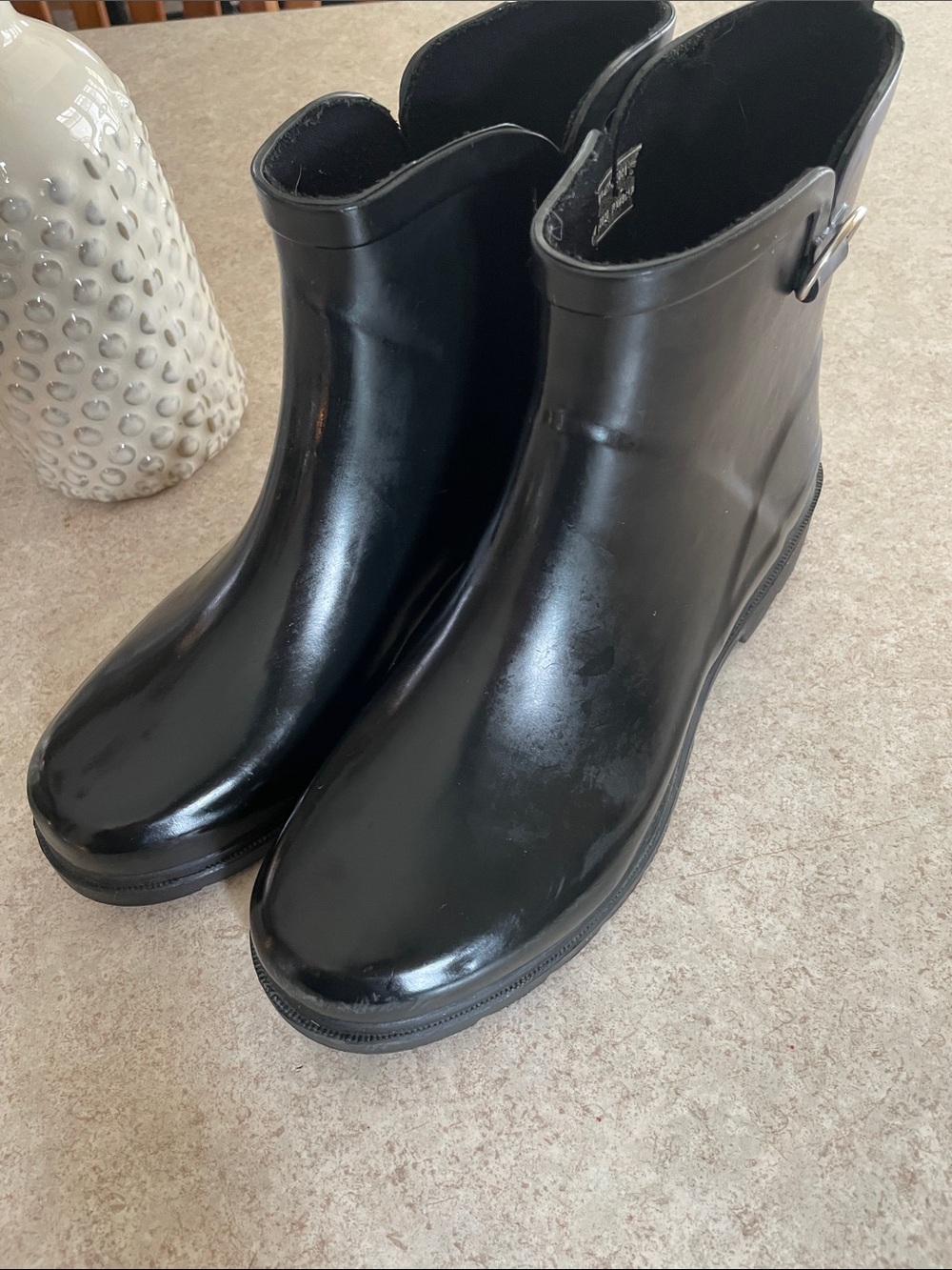 Capelli of New York Black Glossy Short Rain Boots